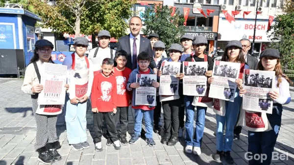 Gaziosmanpaşa’da Cumhuriyet’in 102. Yılına Özel Gazete Dağıtıldı